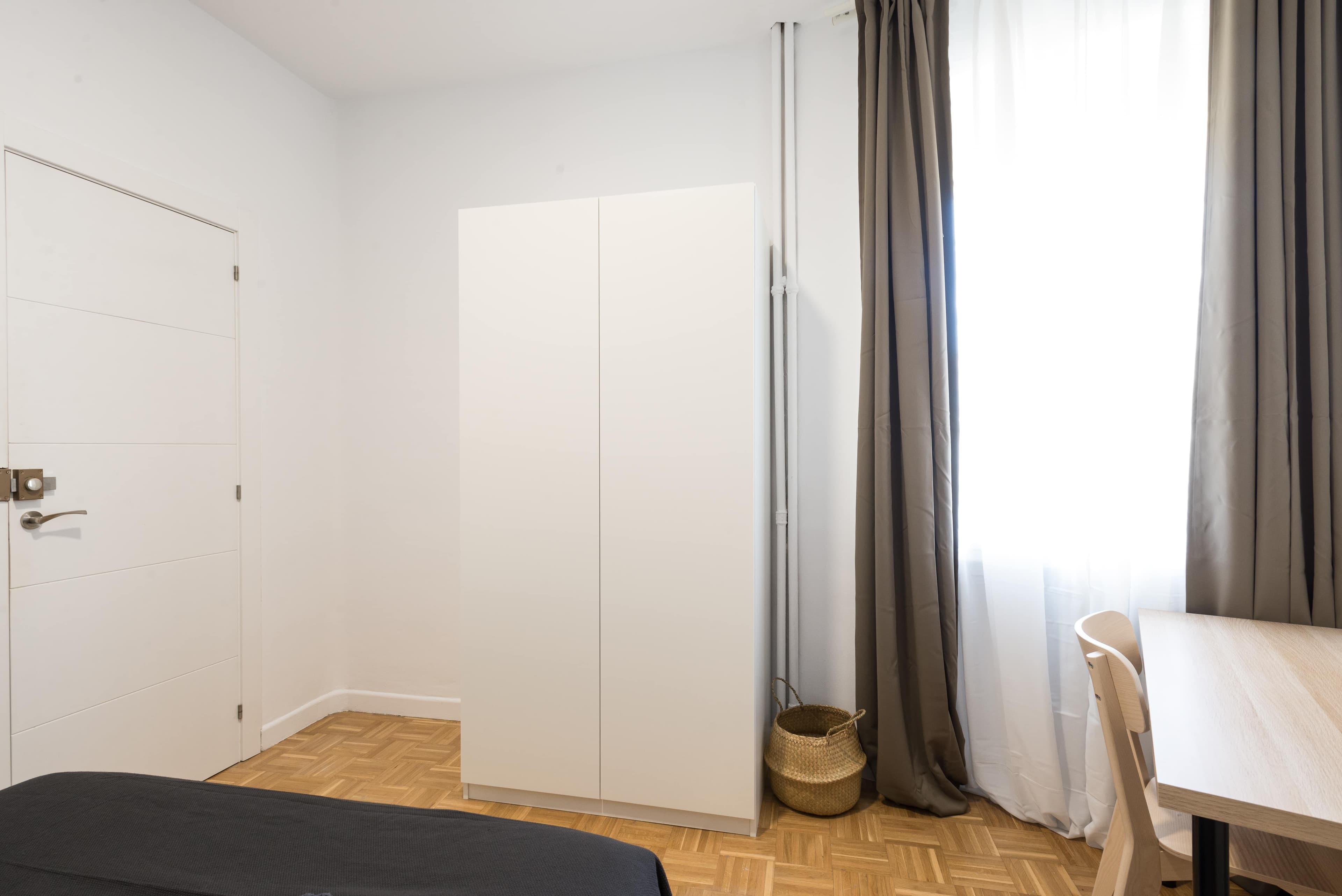 Marketing picture of unit ES-15-035-002-04H