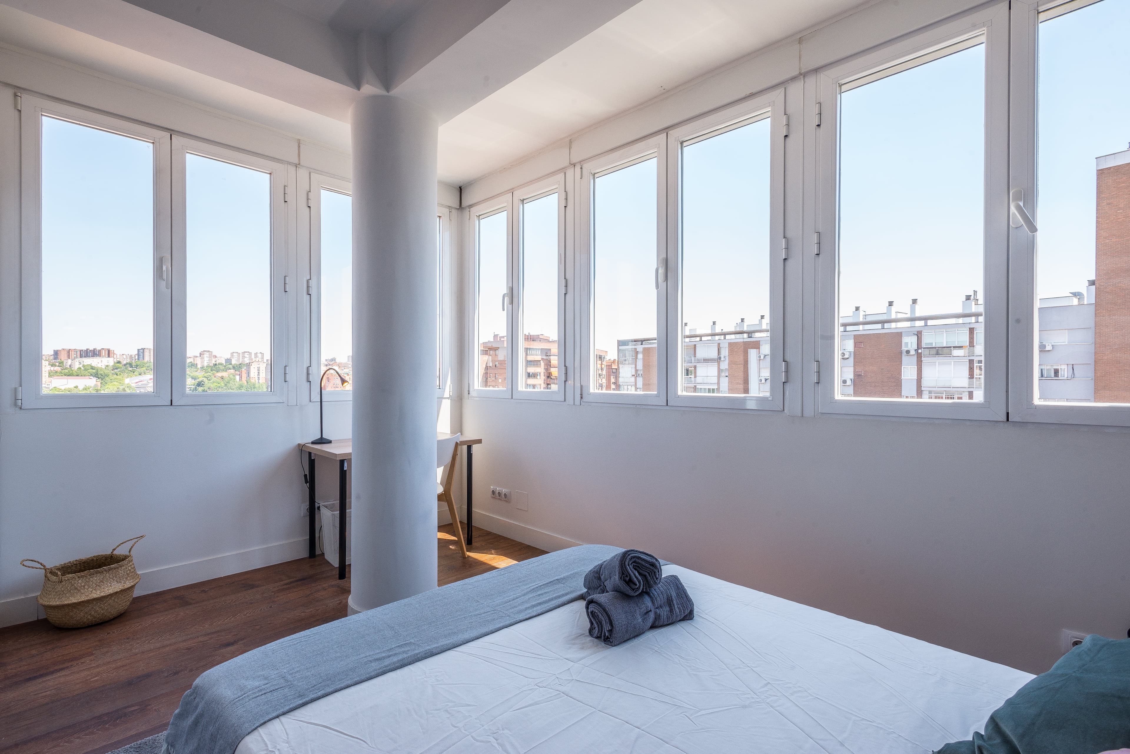 Picture of unit ES-15-048-001-02H