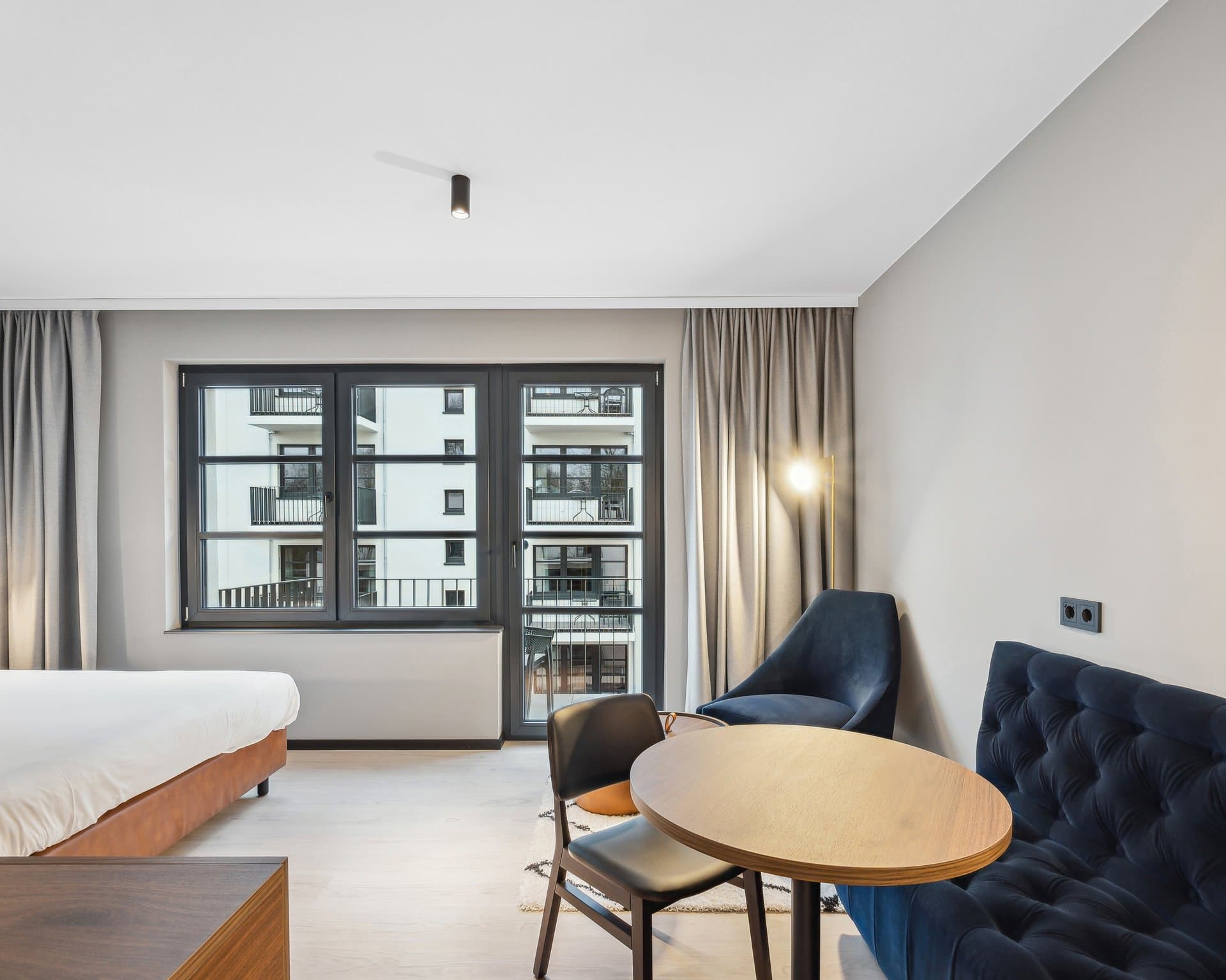 Marketing picture of unit DE-01-483-208-01