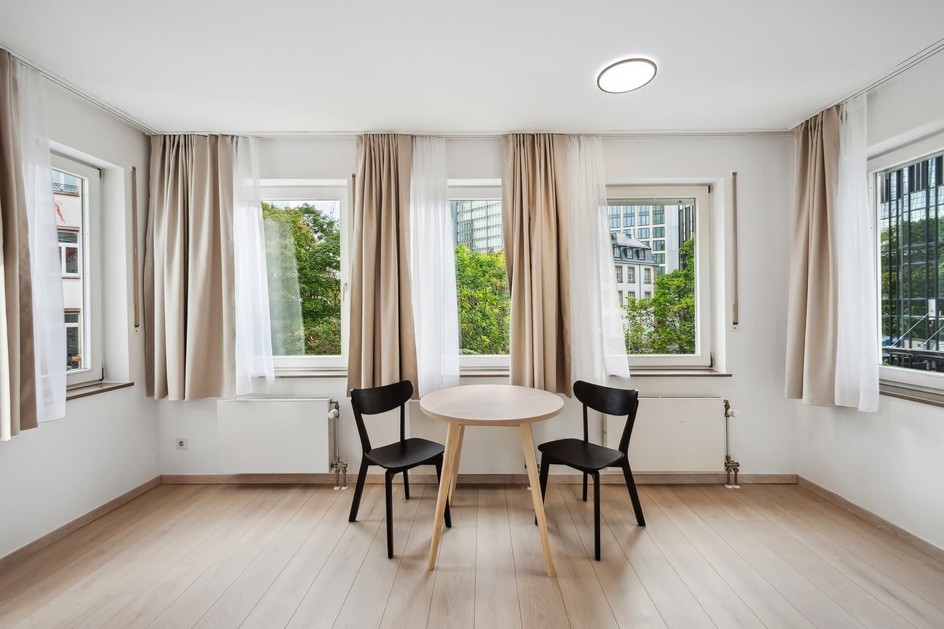 Marketing picture of unit DE-04-070-013-01