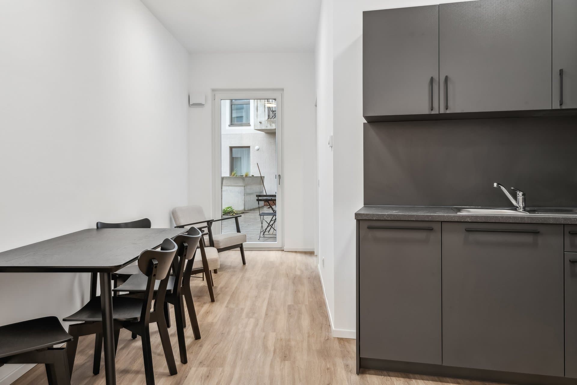 Picture of unit DE-13-001-009-002