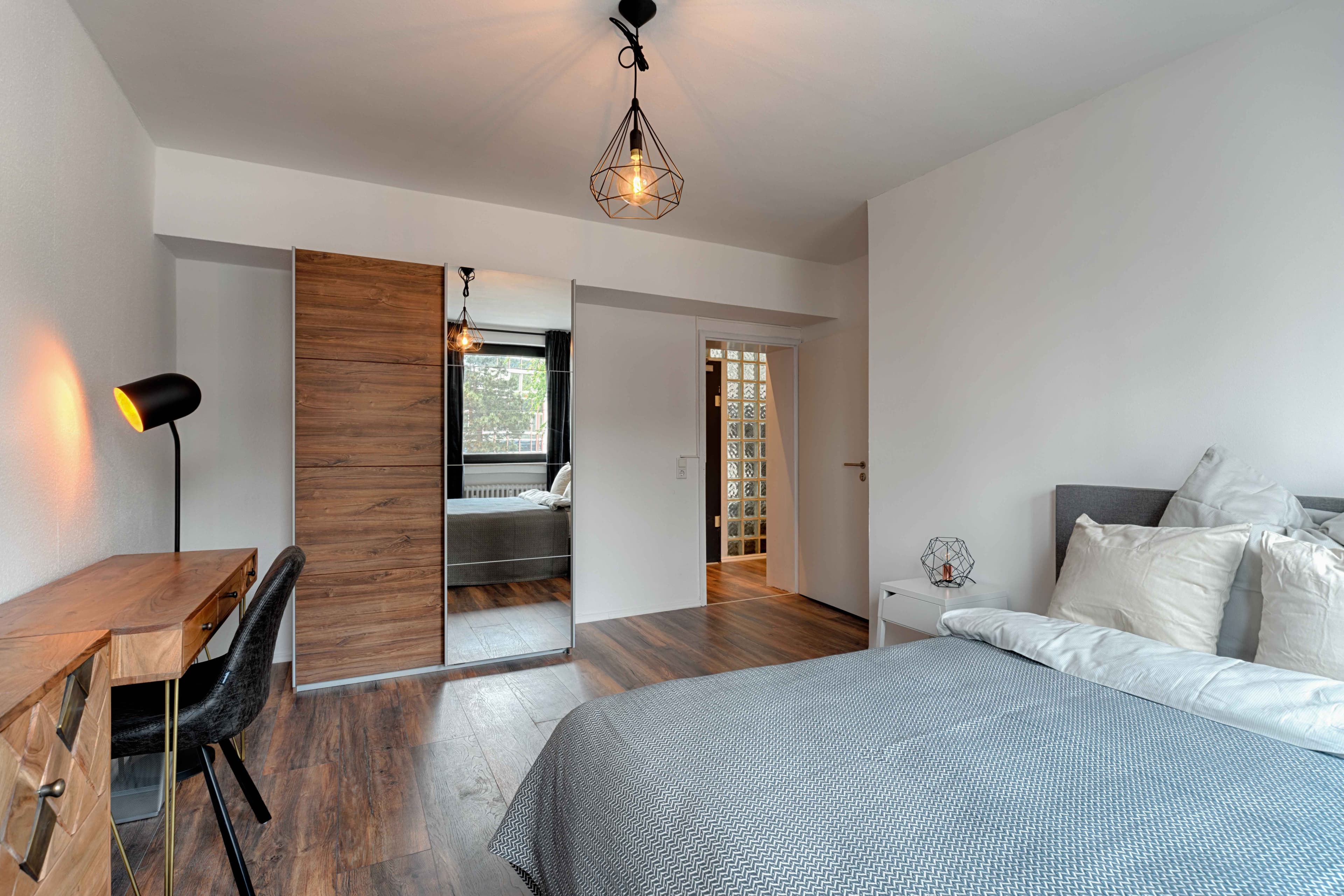 Picture of unit DE-07-004-001-06HF