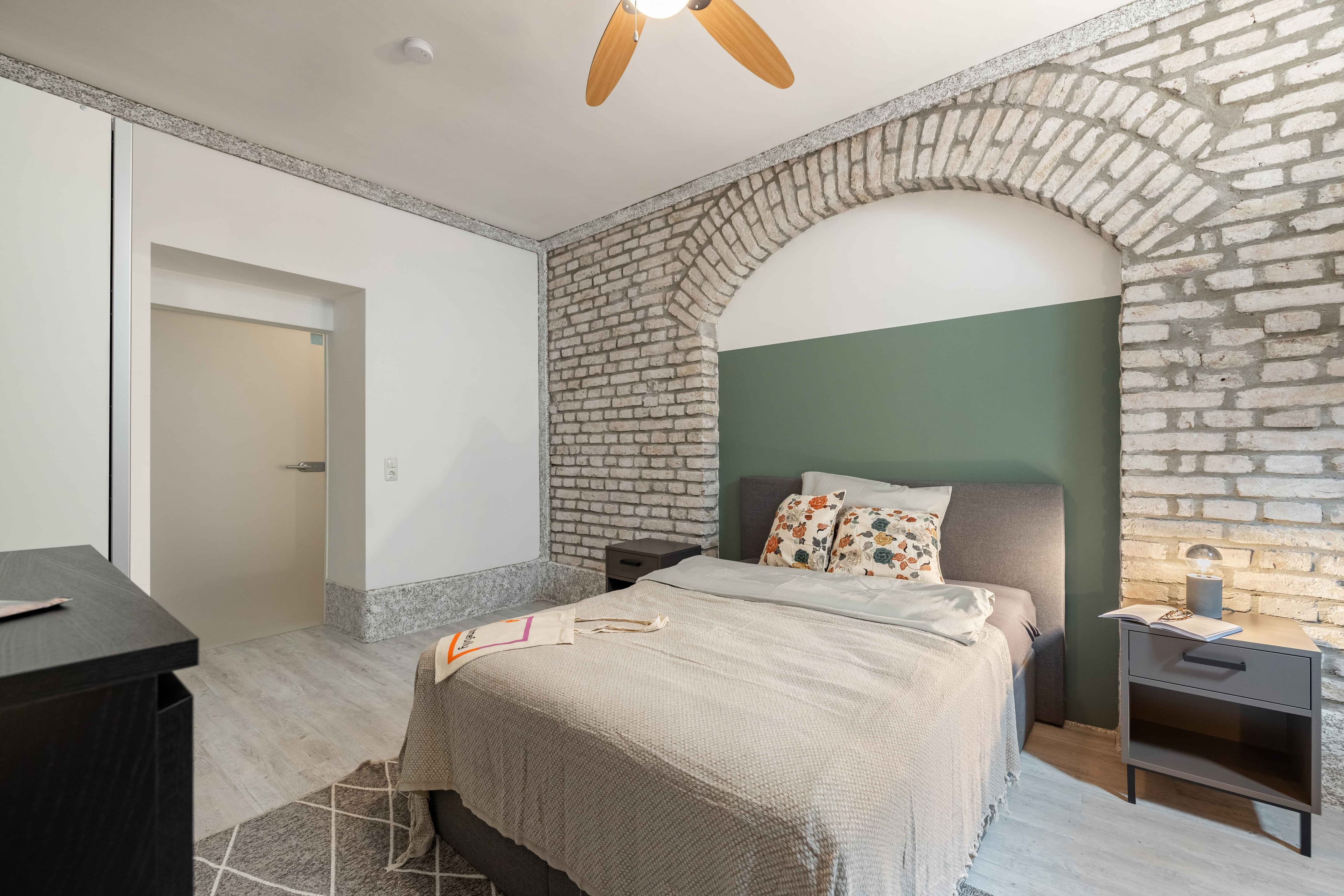 Marketing picture of unit DE-02-004-006-06HF