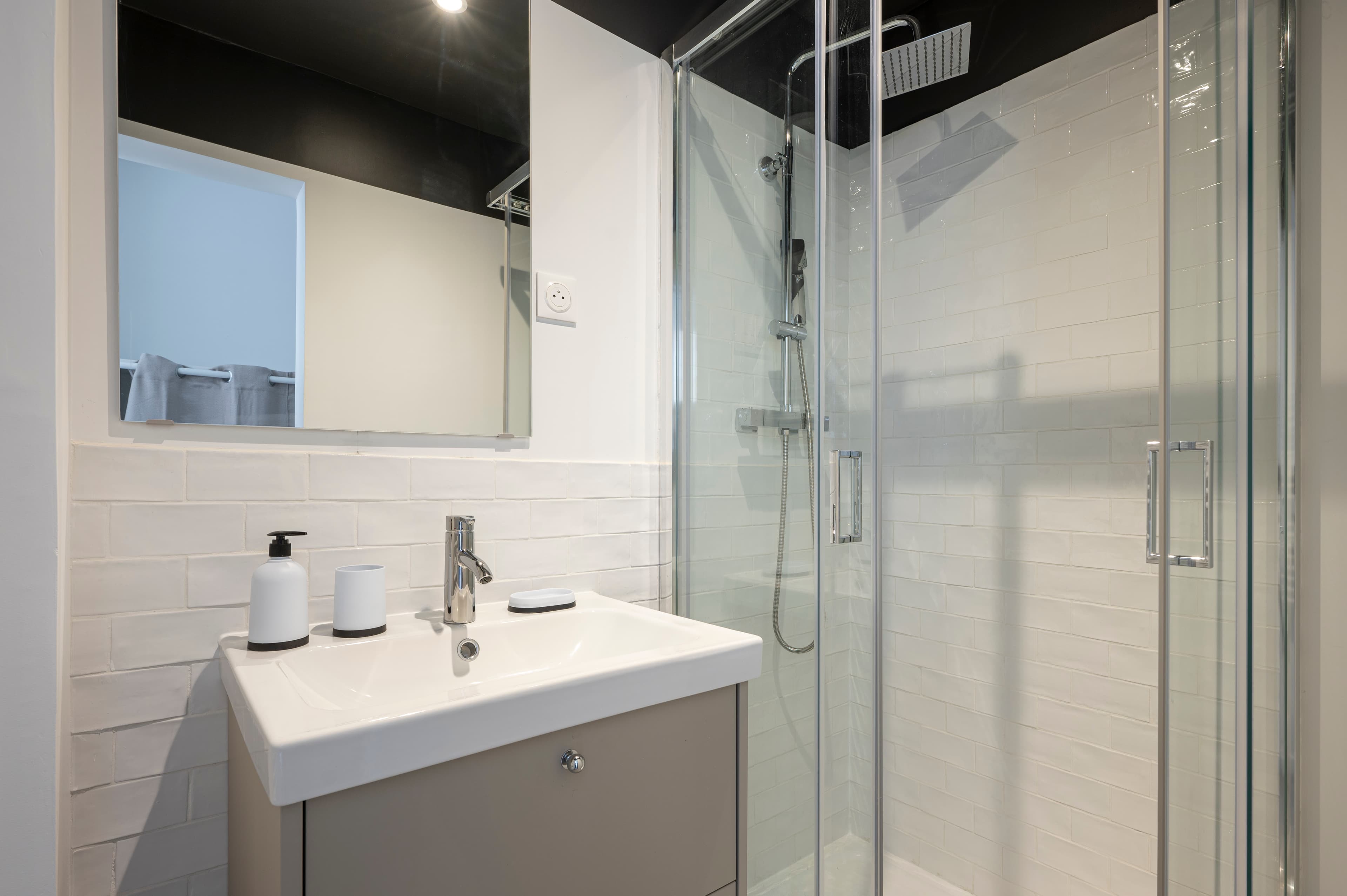 Picture of unit FR-18-011-001-001