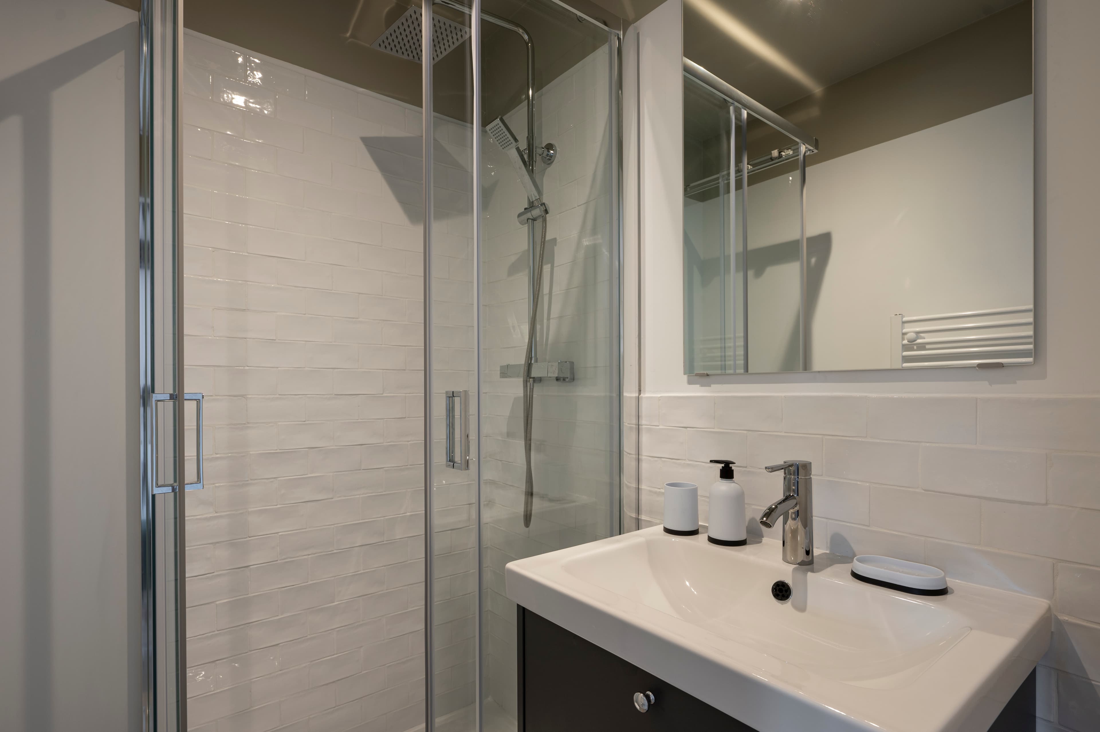 Picture of unit FR-18-011-001-010