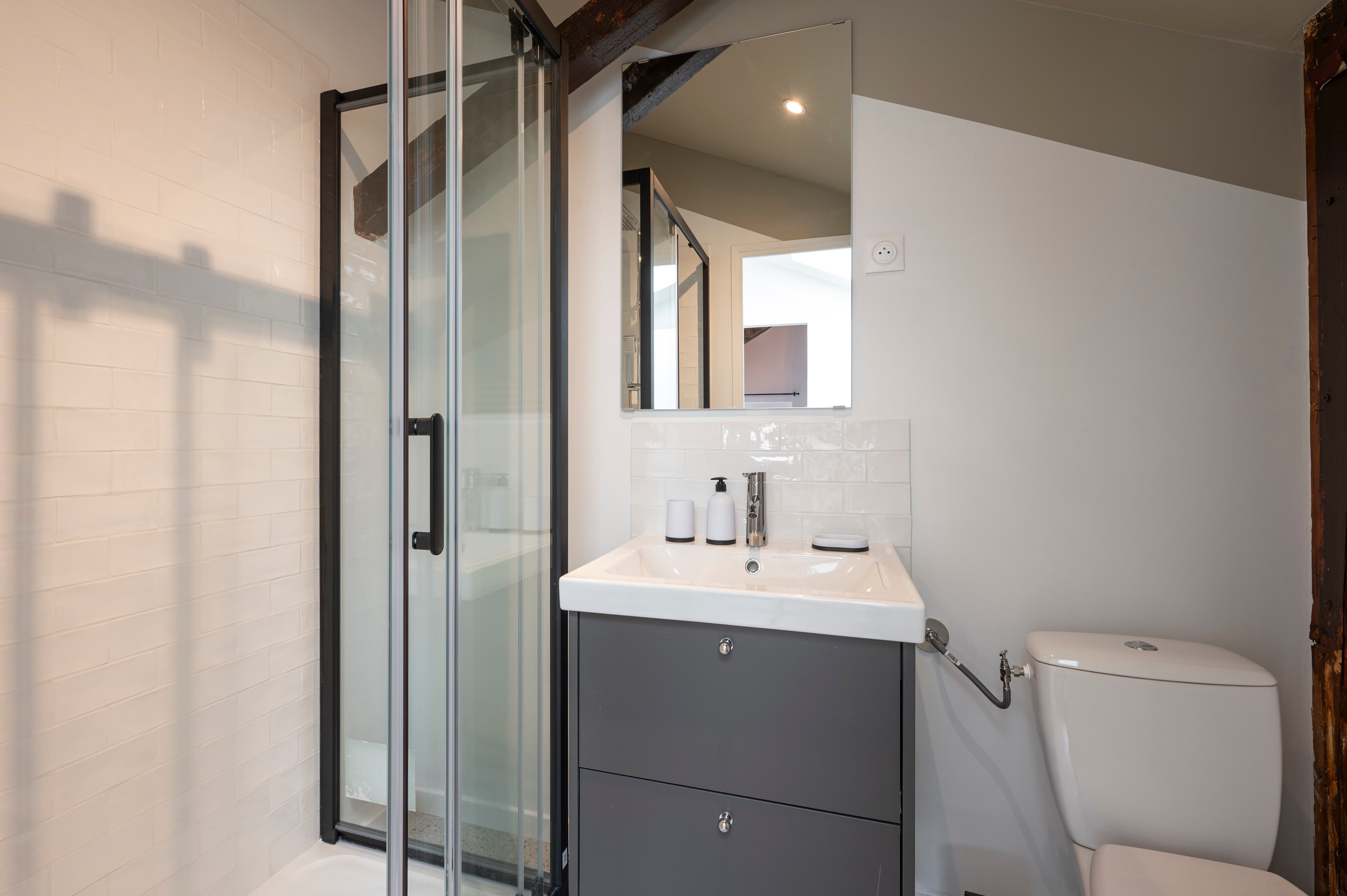 Picture of unit FR-18-011-001-013