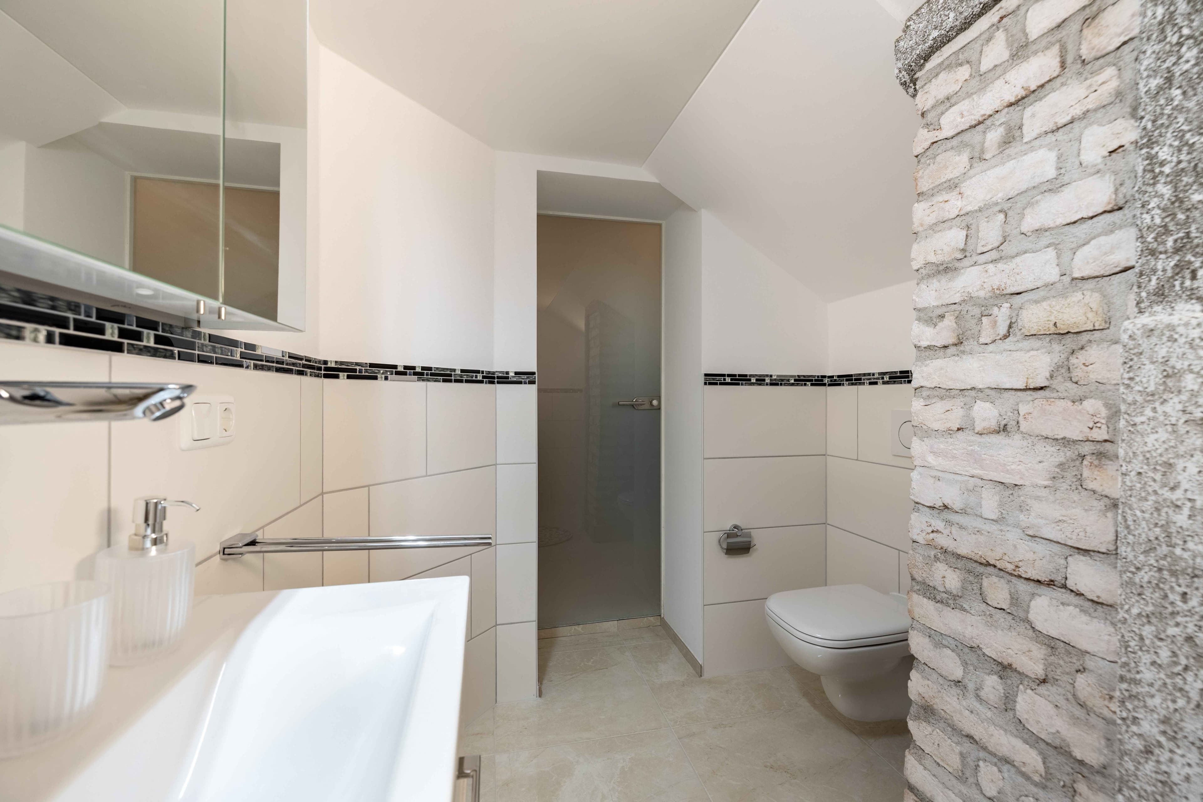 Picture of unit DE-02-004-006-02HF